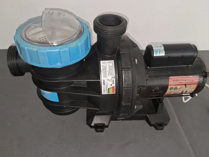 Vendo moto bomba de piscina sodramar 600 reais