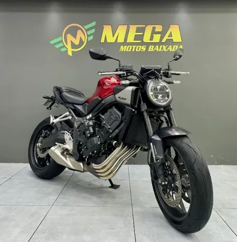 Honda CB 650R E-CLUTCH 2026