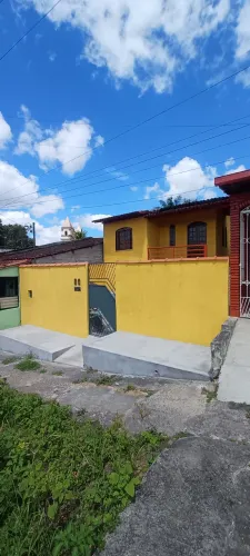 Alugo uma casa no centro de catu