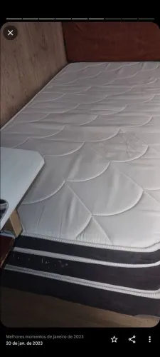 Cama box e colchão de solteiro 