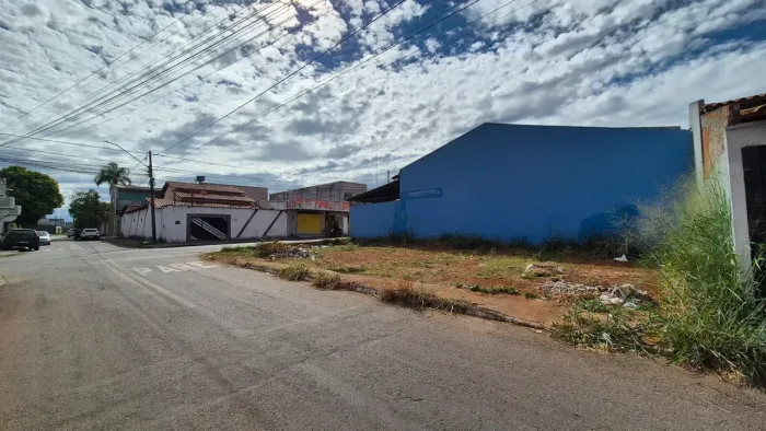 Lote de Esquina na Rua J setor Parque Tremendão Escriturado Região Noroeste