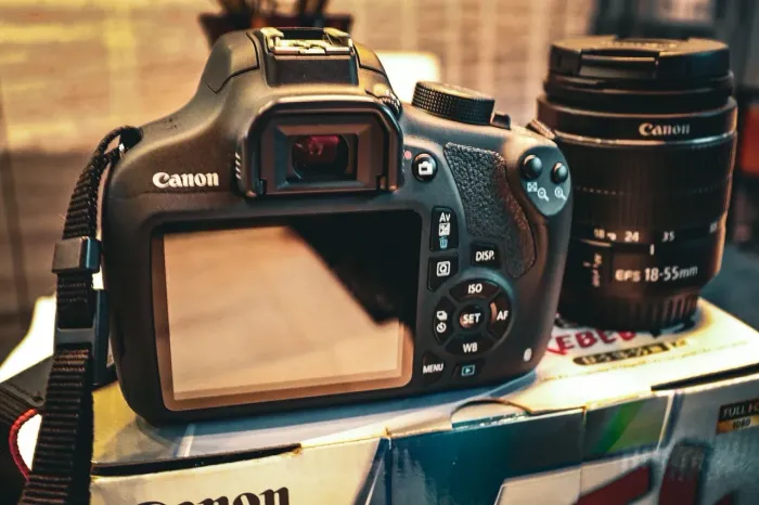 CANON T5 LENTE EFS 18-55mm
