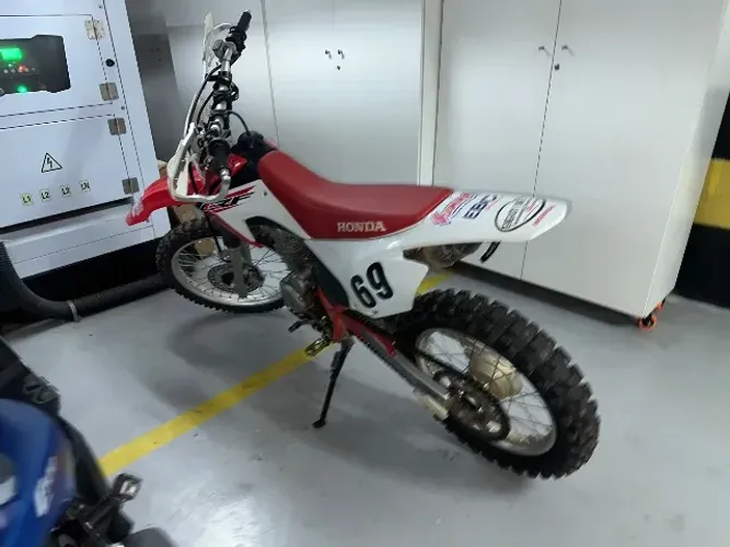 Honda Crf230f muito nova