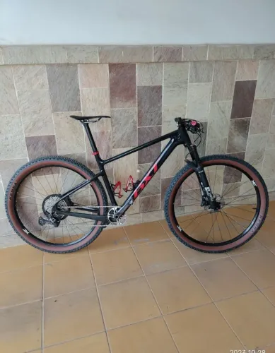 Bike MTB BXT Carbon Shimano XT tam. 17/19 com 9,9kg