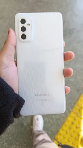 Celular M52