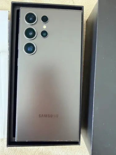 Samsung S 24 Ultra 256 em estado de novo