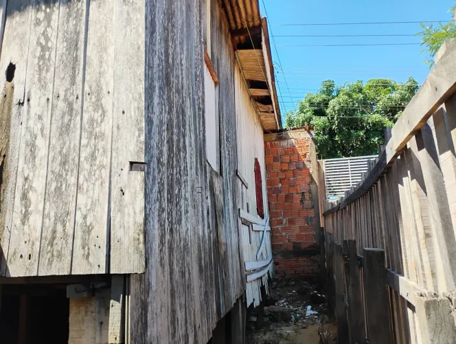 Vendo madeira da casa