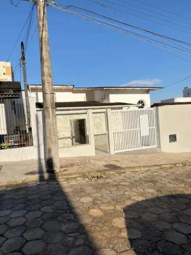 ALUGUEL - Casa 3 quartos - Barreiros.