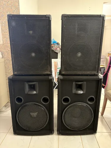 Caixas de som passiva de 15 e de 12. Oversound