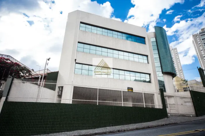 Prédio comercial, 19 salas, elevador, gerador 15 vagass , no Morumbi