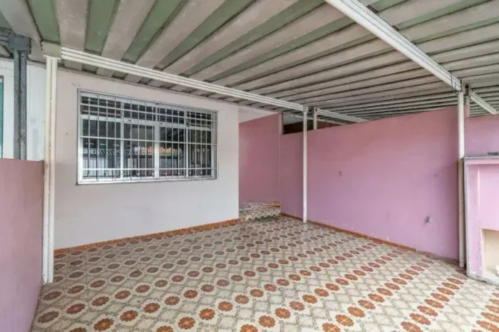 Sobrado à venda no Jaguaré, São Paulo: 3 dormitórios, suíte e 2 vagas de garagem