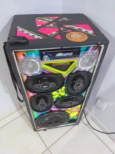 Caixa de som residencial