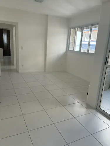 Apartamento para aluguel possui 67 metros quadrados com 2 quartos
