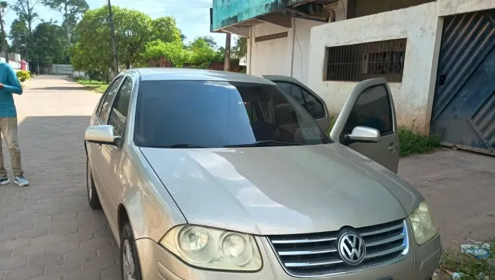 Vendo carro bora completo automático