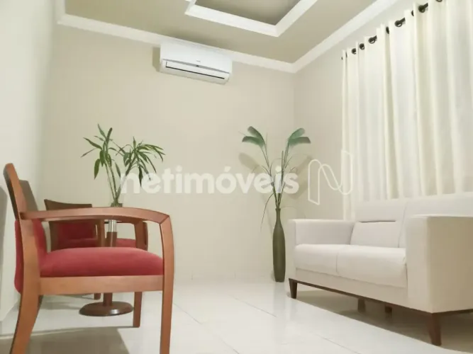 Casa Moderna em Bairro Nobre de Bom Despacho  Alto padrão, conforto e segurança