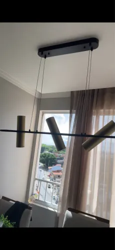 Luminária Dsign assinado , em aço cromado dourado e preto para mesa de jantar