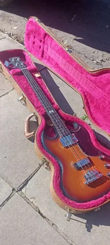 Contrabaixo / baixo elétrico Gibson SG