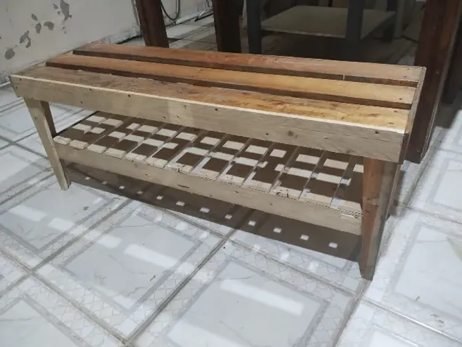 Banco Sapateira: Medidas - Comprimento: 1,20cm Profundidade: 38cm Altura 49cm