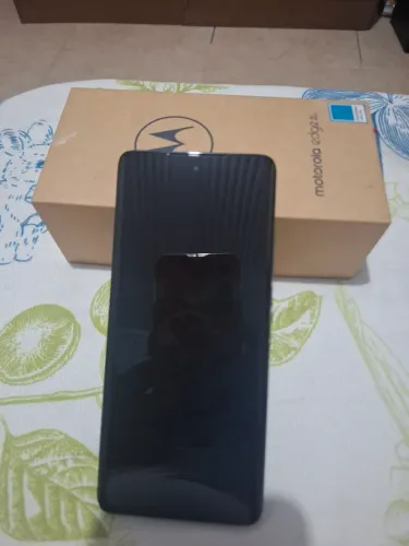 Celular Edg 40