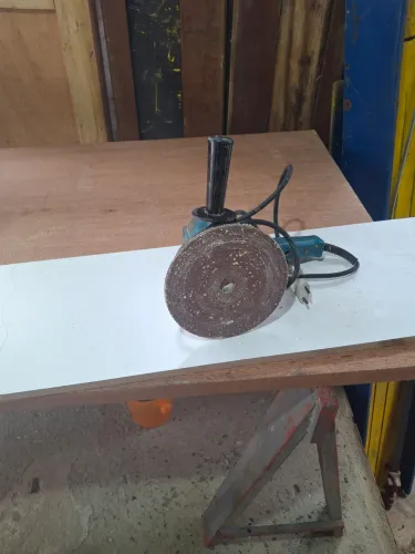 Lixadeira de Disco Makita