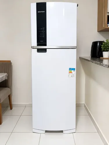 Geladeira Brastemp BRM53HBBNA ? 400 litros, branca, 220 V