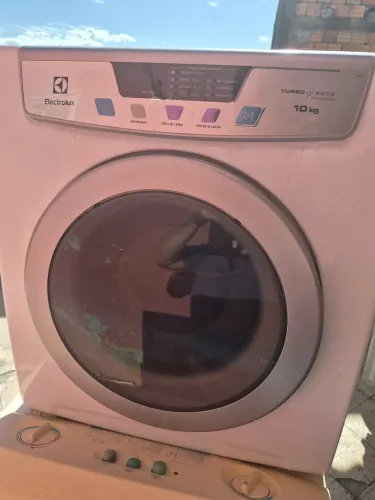 Vendo secadora em bom estado fucionando perfeitamente