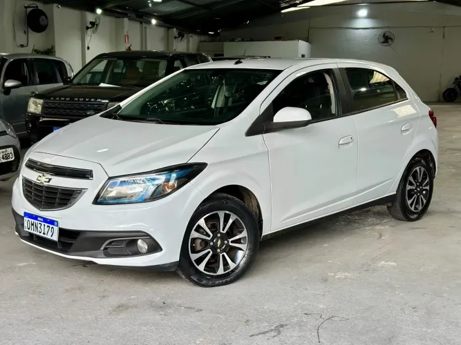 Chevrolet Onix Hatch LTZ 1.4 8V Flex Mec. 4P 2015