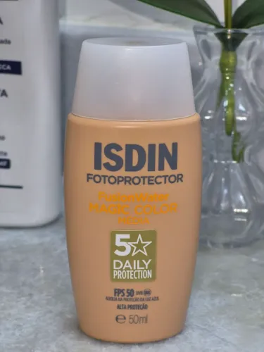 protetor solar isdin fusion water magic color fps 50 - cor média