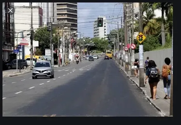 TERRENO 420 M2 SITUADO NA AV PAULO VI, NO BAIRRO DA PITUBA, UMA DAS A em Pituba - Salvado