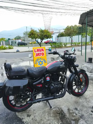 Classic 350 Dark Customizada