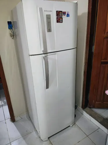Geladeira Electrolux Frost Free DF36A + Aceito troca por frigobar