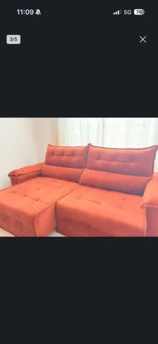 Sofá retrátil novinho.