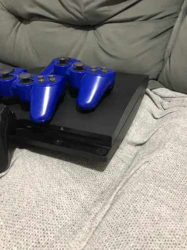 Vendasse ps3 slim com 4 jogos