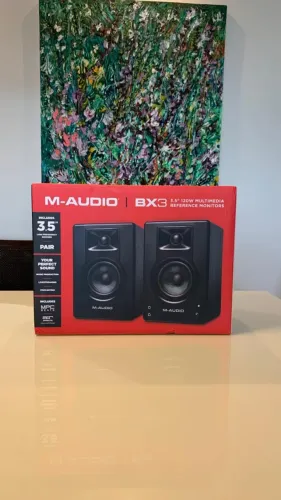 (PREÇÃO) M-Audio BX3 (Lacrado) Monitores de Áudio de 3,5" 120W Bivolt