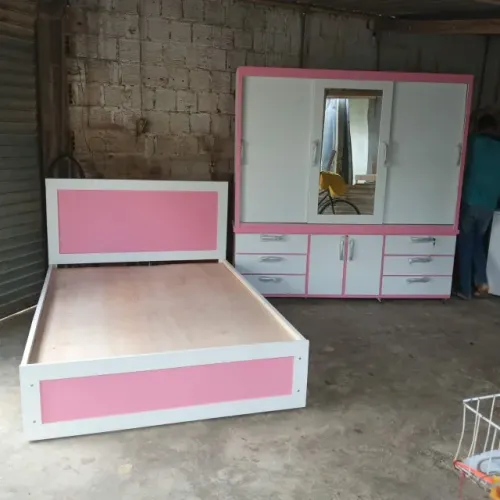 CONJUNTO CASAL EM MADEIRA