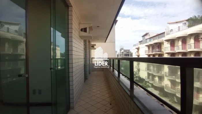 Apartamento com 3 dormitórios para alugar, 123 m² por R$ 4.353,77 - Praia do Forte - Cabo