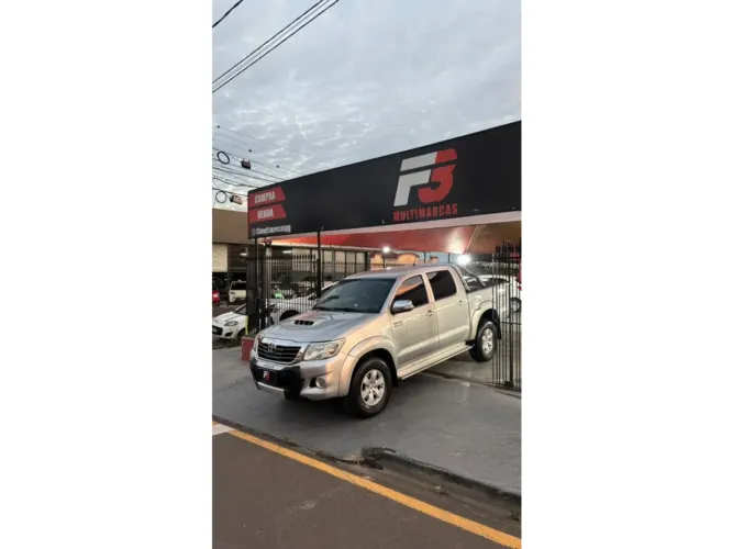 Toyota Hilux CD SRV 4X4 2.8 TDI Diesel Aut. 2013