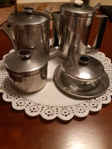 Conjunto de chá em inox Wolff com Bule,leiteira, açucareiro e manteigueira(feita de vidro)