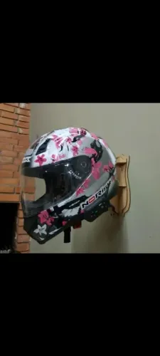 Capacete feminino