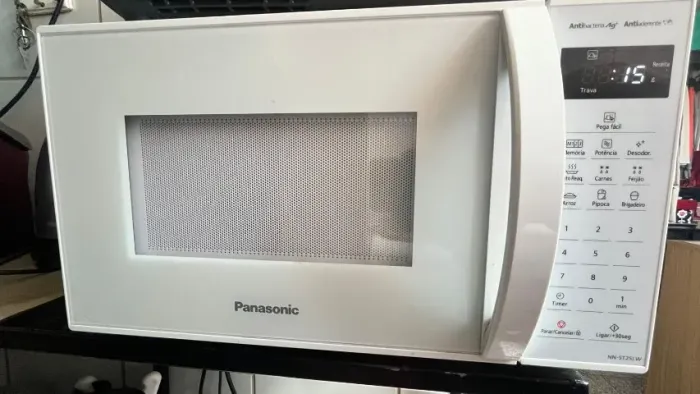 Micro-ondas Panasonic 21L 220V - Pouco Uso
