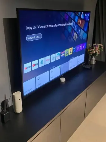 TV "43" Smart pouco usada moderna com (IA), galeria pra baixar Aplicativos da atualidade