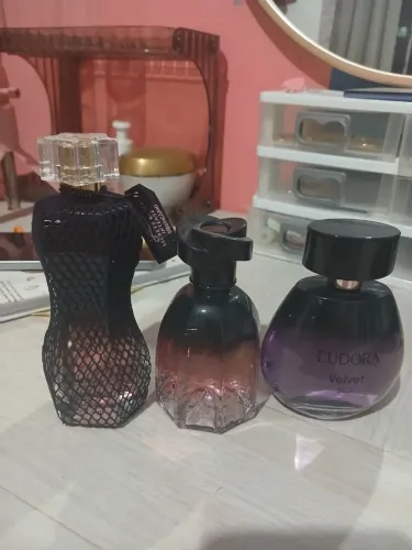 3 perfumes por 300 reias leia na descrição 