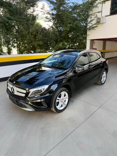 Mercedes-Benz GLA 200 Adv. 1.6/1.6 TB 16V Flex Aut. 2017