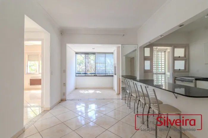 SILVEIRA ALUGA APARTAMENTO NA RUA FRANCISCO TREIN.