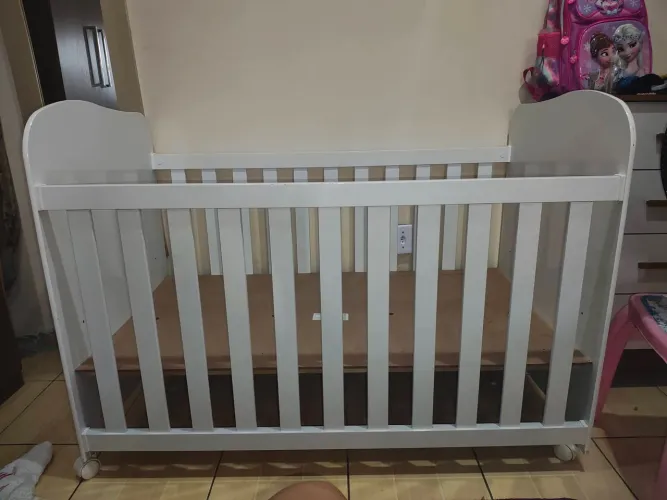 Berço semi novo