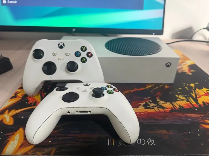 XBOX SERIES S COM DOIS CONTROLES