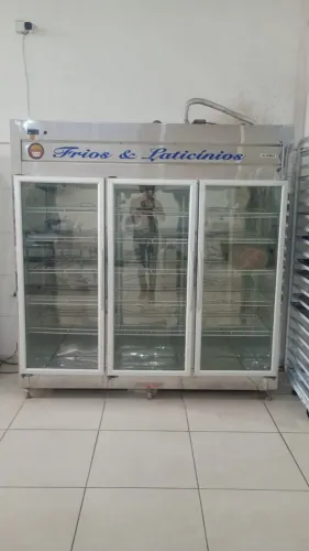 Expositor Alaska Inox 3 Portas