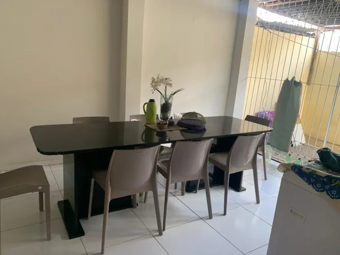 Mesa de mármore 8 cadeiras