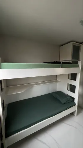 Vendo beliche com dois colchões novos