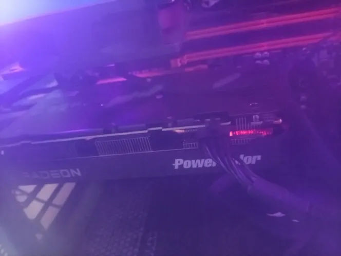 RX 9060xt 16gb nova